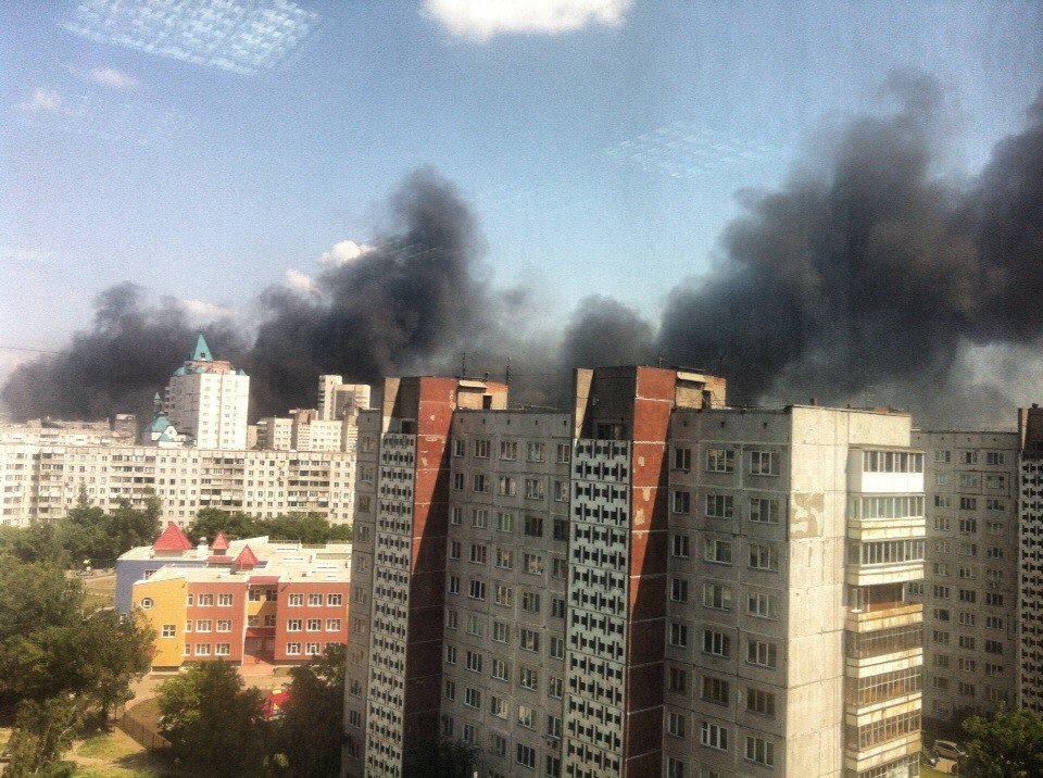 Дым от пожара в районе центрального рынка накрыл Новосибирск